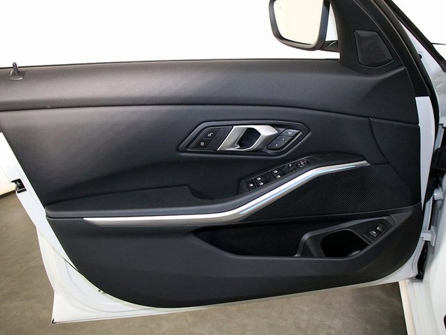 Used 2025 BMW 330i xDrive Sedan image 23