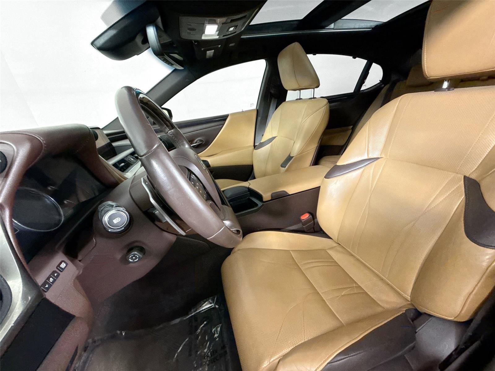 Used 2020 Lexus ES 350 Ultra Luxury w/ Accessory Package 2 image 3