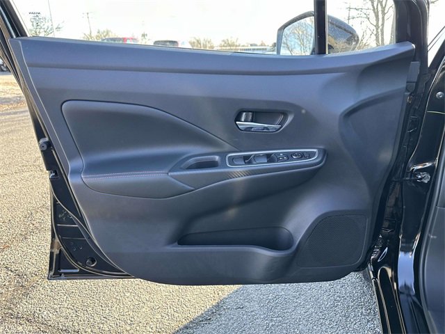 New 2025 Nissan Versa SR w/ Trunk Package image 14