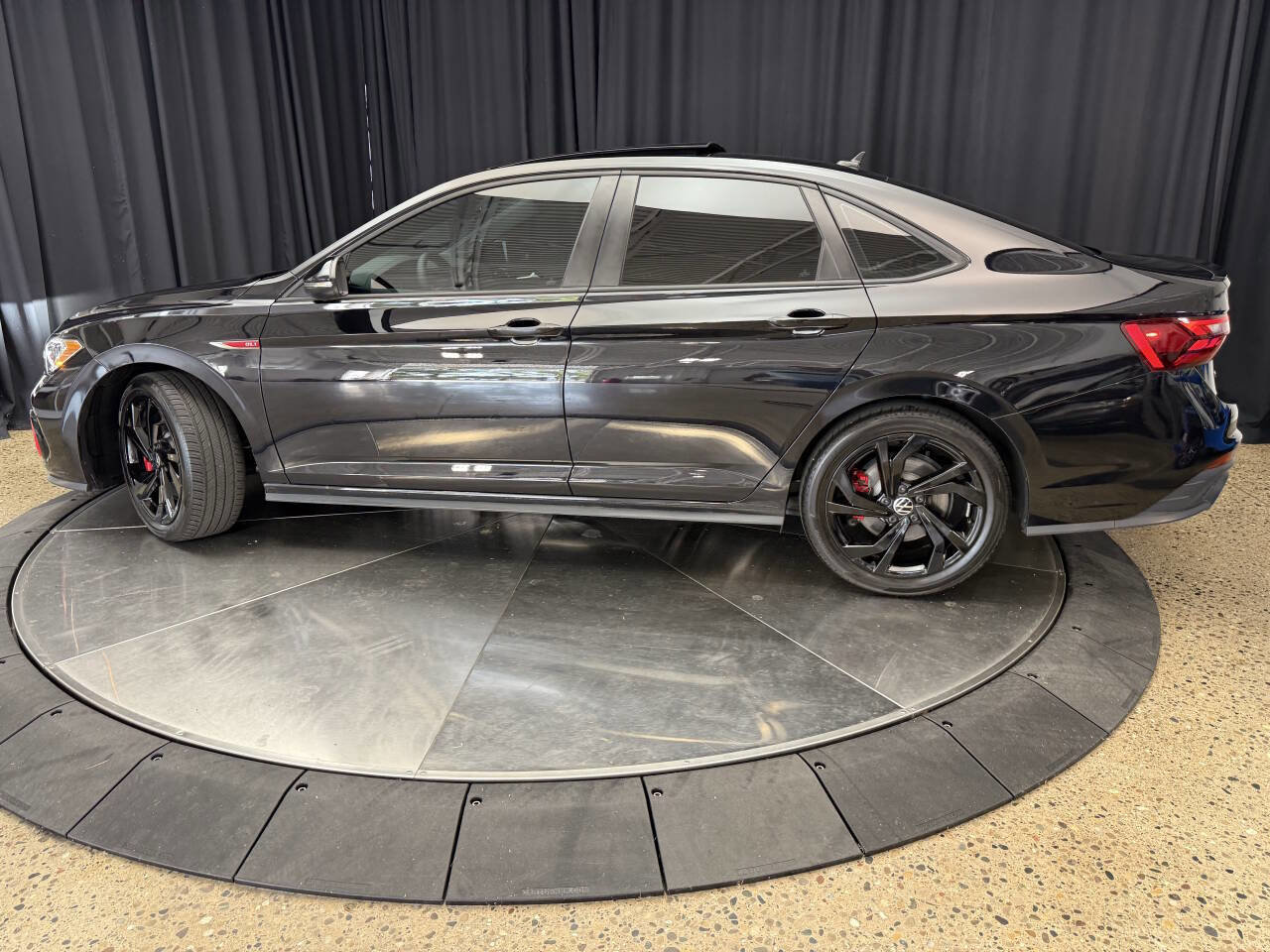 Used 2024 Volkswagen Jetta GLI Autobahn w/ GLI Black Package image 4