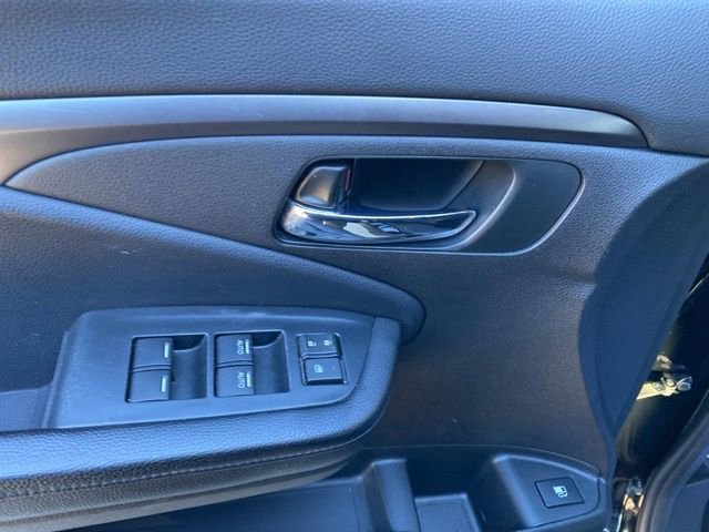 Used 2022 Honda Pilot Sport image 18