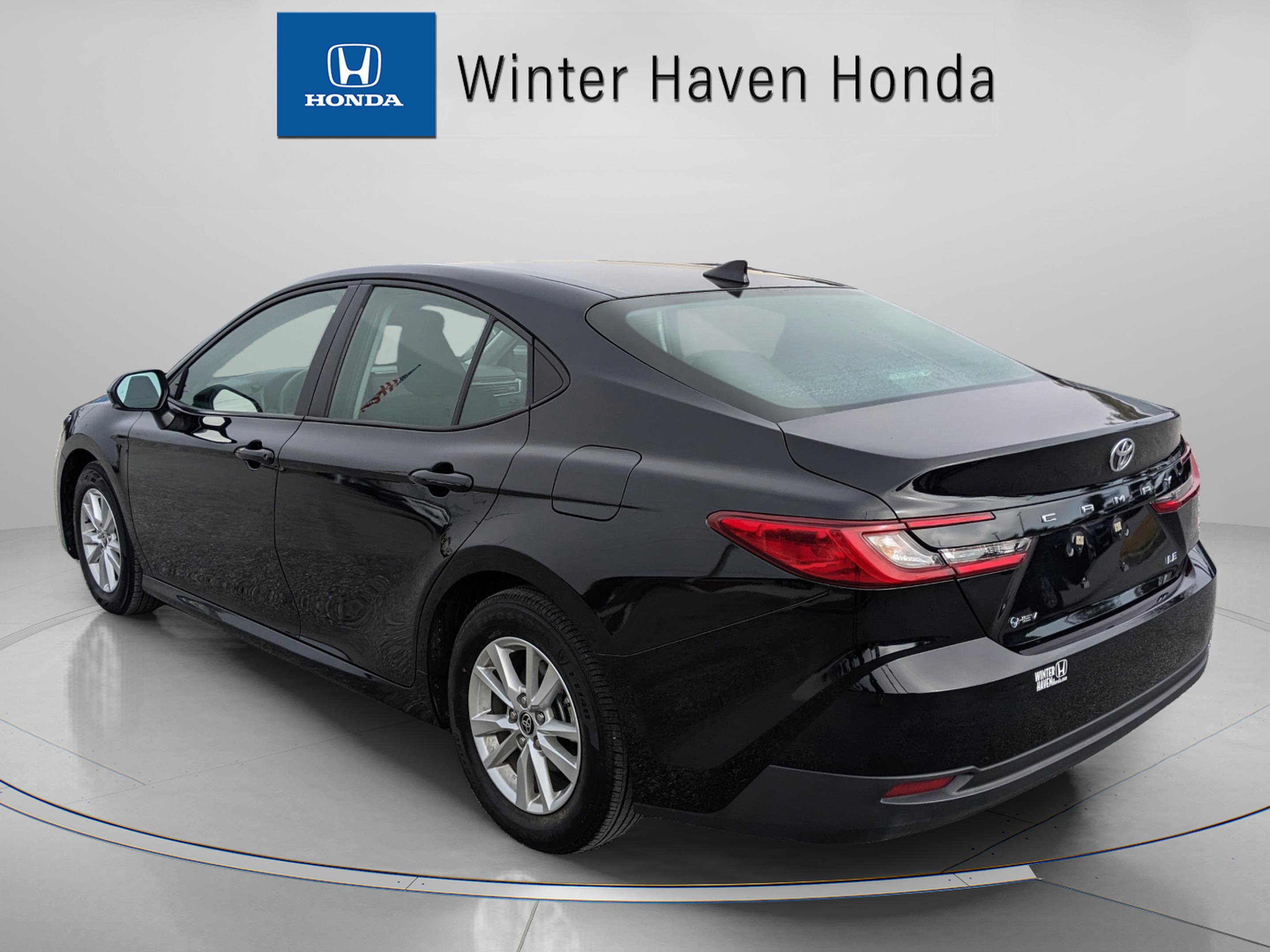 Used 2025 Toyota Camry LE image 2