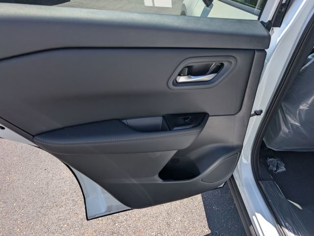 New 2026 Nissan Rogue SV w/ Cold Weather Package AWD/4WD image 11