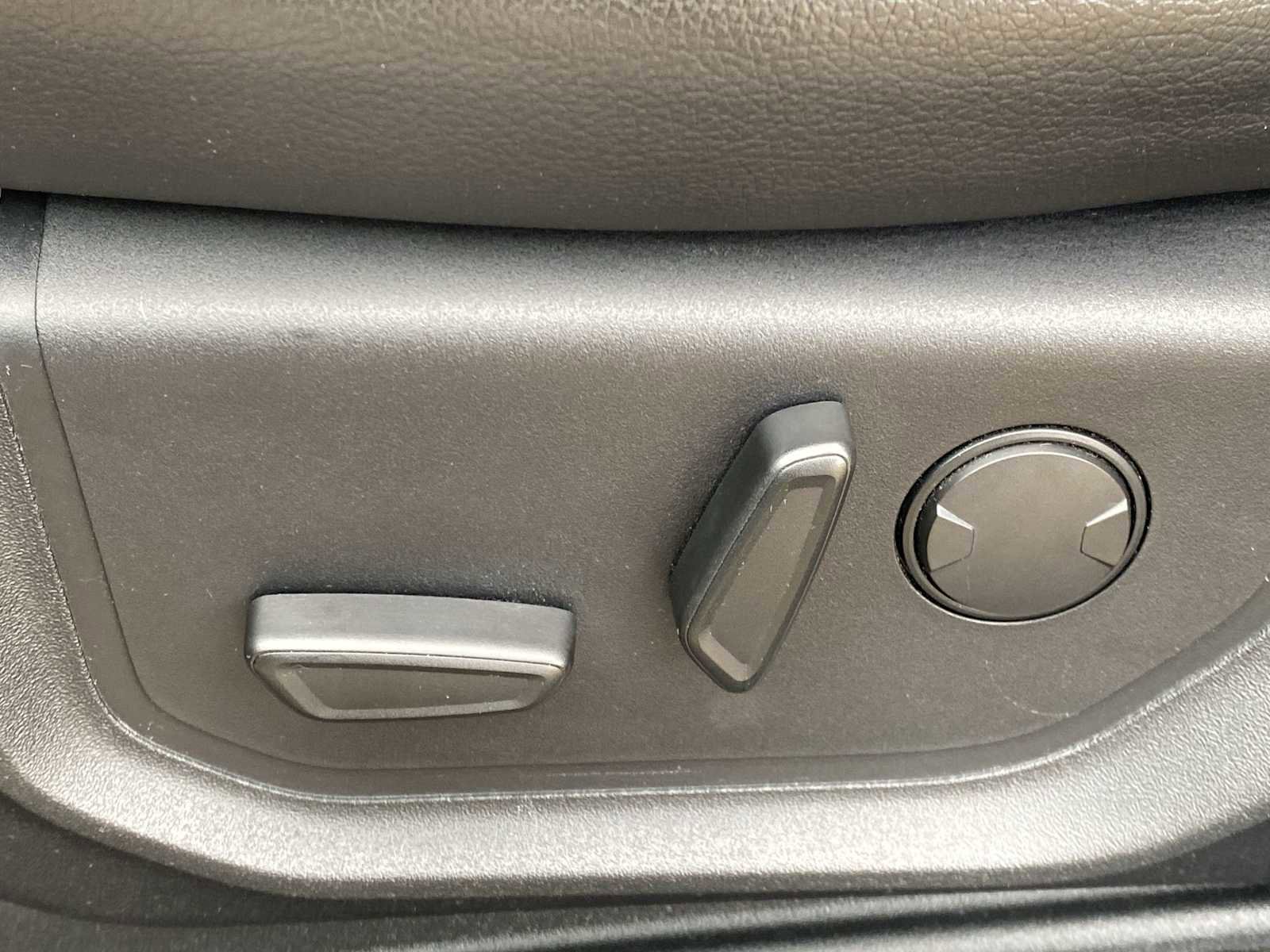 Used 2019 Ford F150 Lariat w/ Equipment Group 502A Luxury image 21