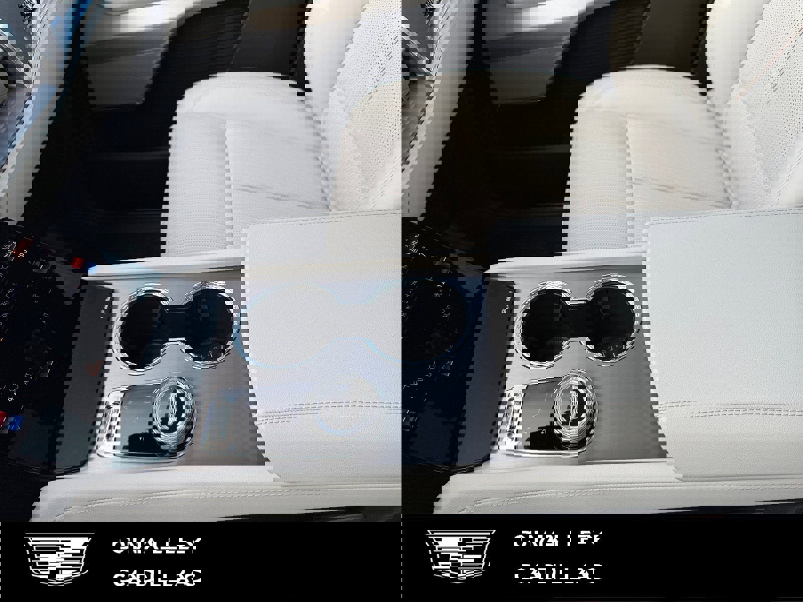 New 2026 Cadillac Vistiq Sport w/ LPO, Floor Liner Package image 22