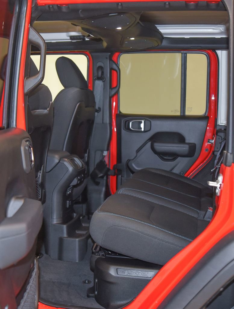 Used 2025 Jeep Wrangler Unlimited Rubicon 4xe w/ Convenience Group image 4