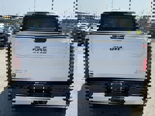 New 2025 GMC Sierra EV Denali image 4