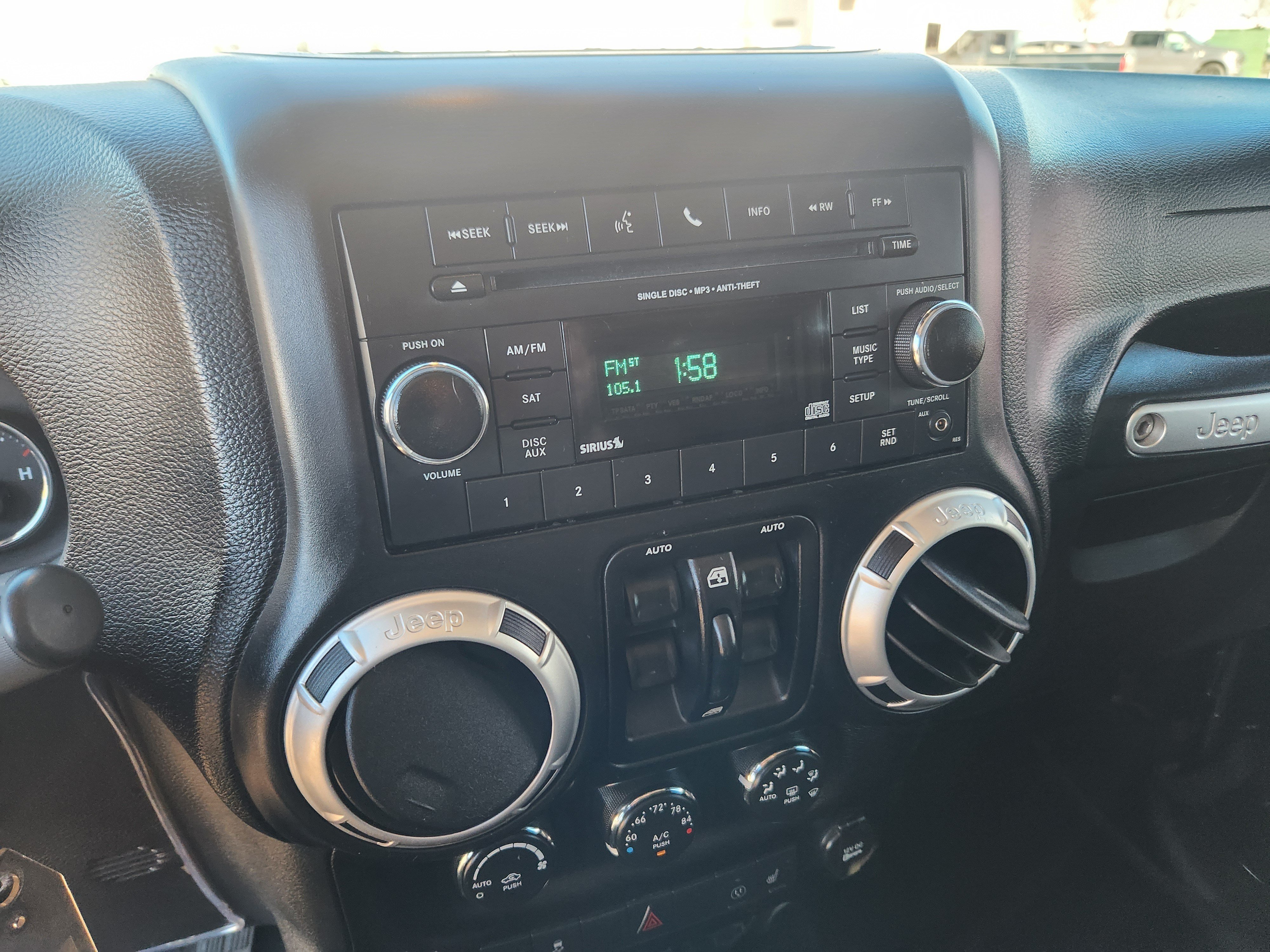 Used 2013 Jeep Wrangler Unlimited Sahara w/ Connectivity Group AWD/4WD image 12
