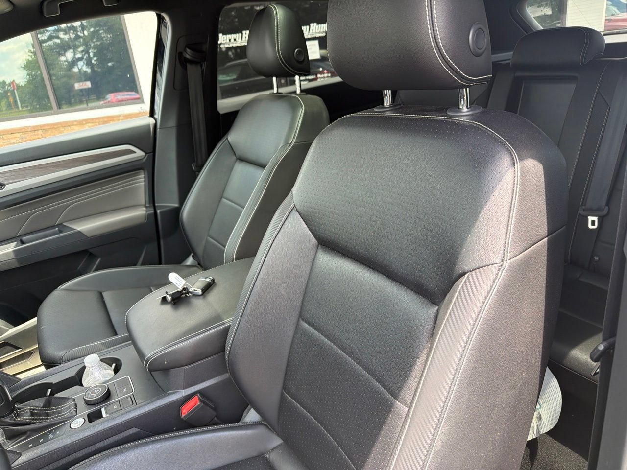 Used 2021 Volkswagen Atlas Cross Sport SE AWD/4WD image 3