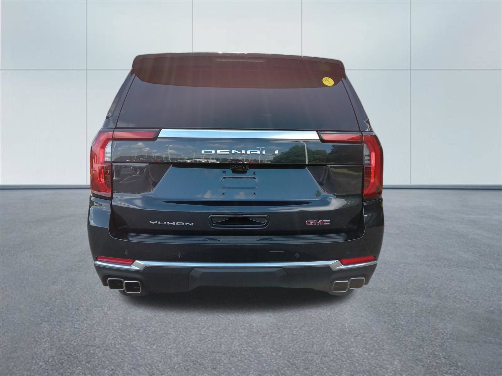 Used 2026 GMC Yukon Denali w/ Advanced Technology Package AWD/4WD image 4