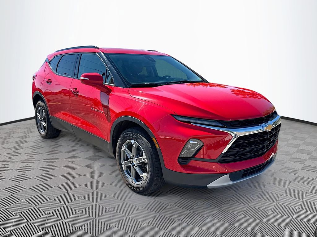 Used 2023 Chevrolet Blazer LT image 3