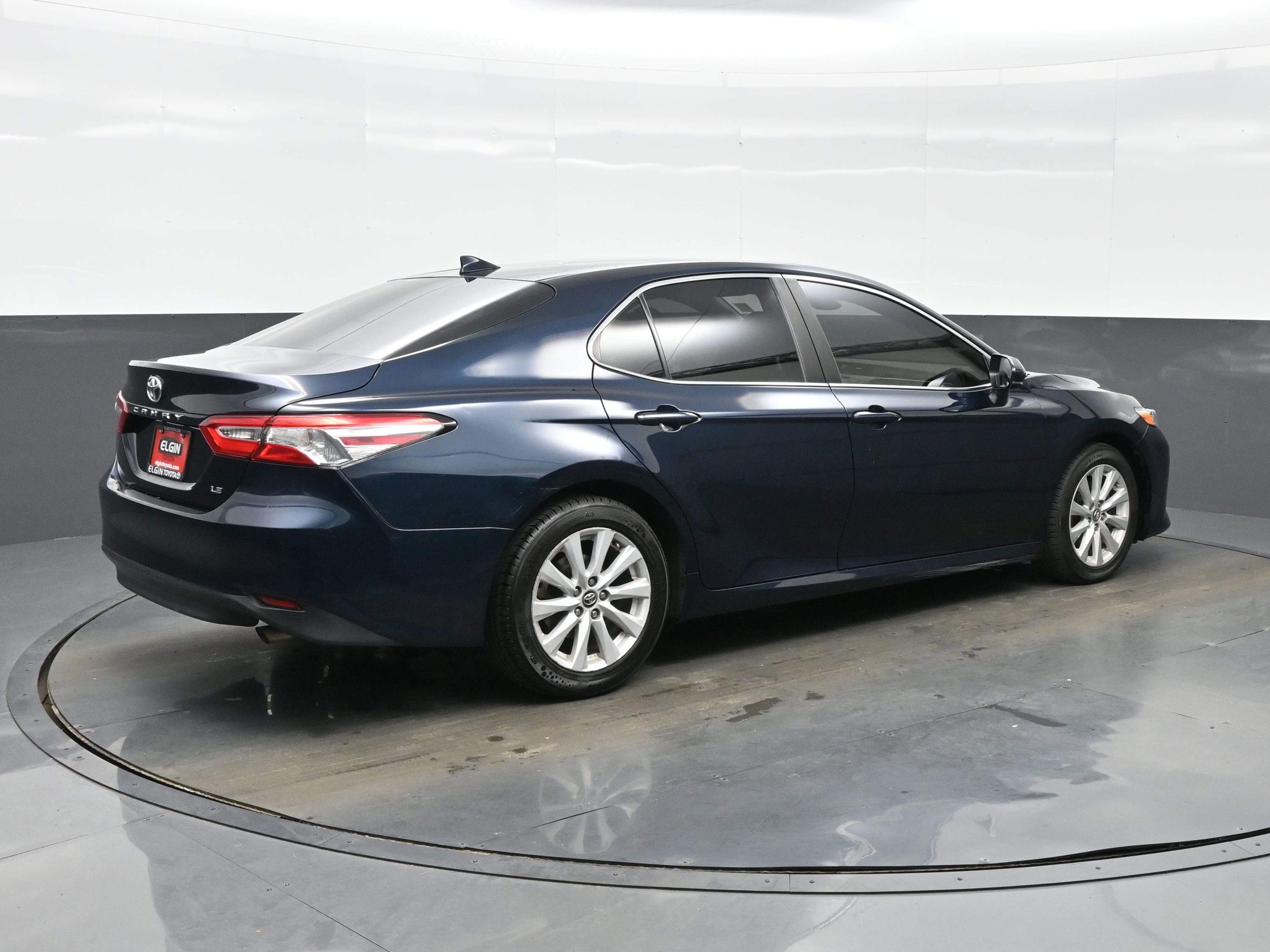 Used 2019 Toyota Camry LE image 6