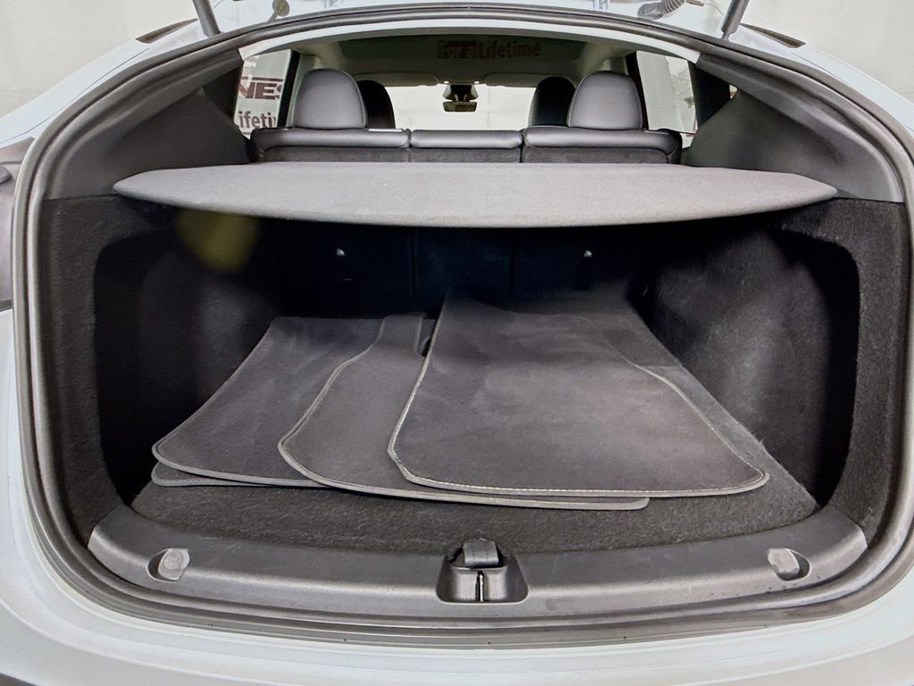 Used 2024 Tesla Model Y Long Range image 27