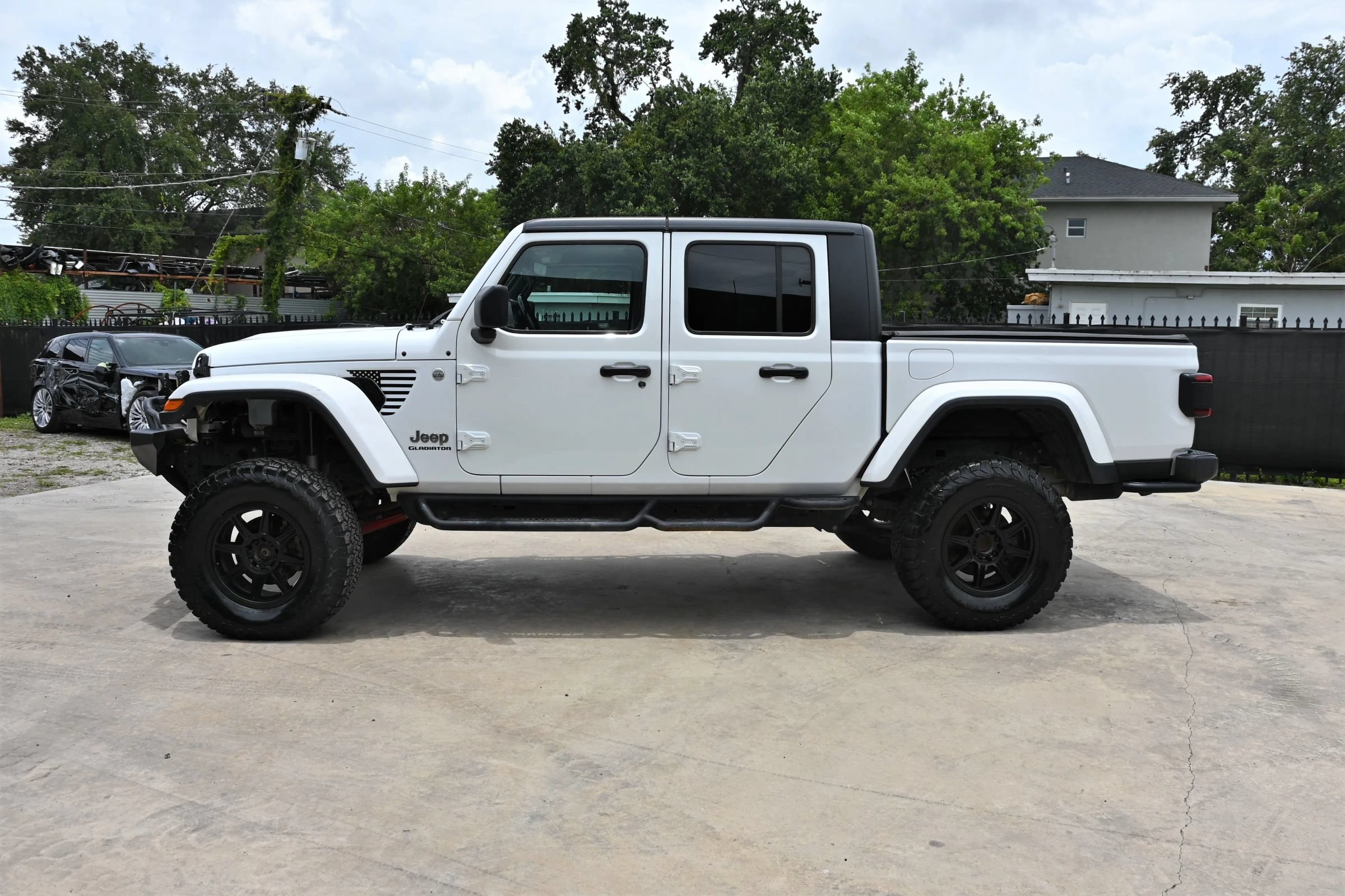 Used 2020 Jeep Gladiator Overland AWD/4WD image 8