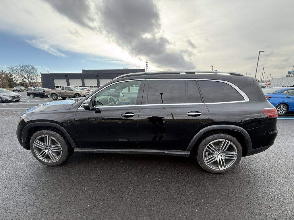 Used 2025 Mercedes-Benz GLS 450 4MATIC image 4
