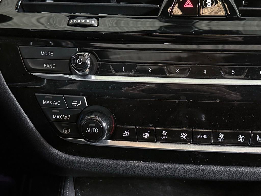 Used 2023 BMW M550i xDrive w/ Executive Package image 34