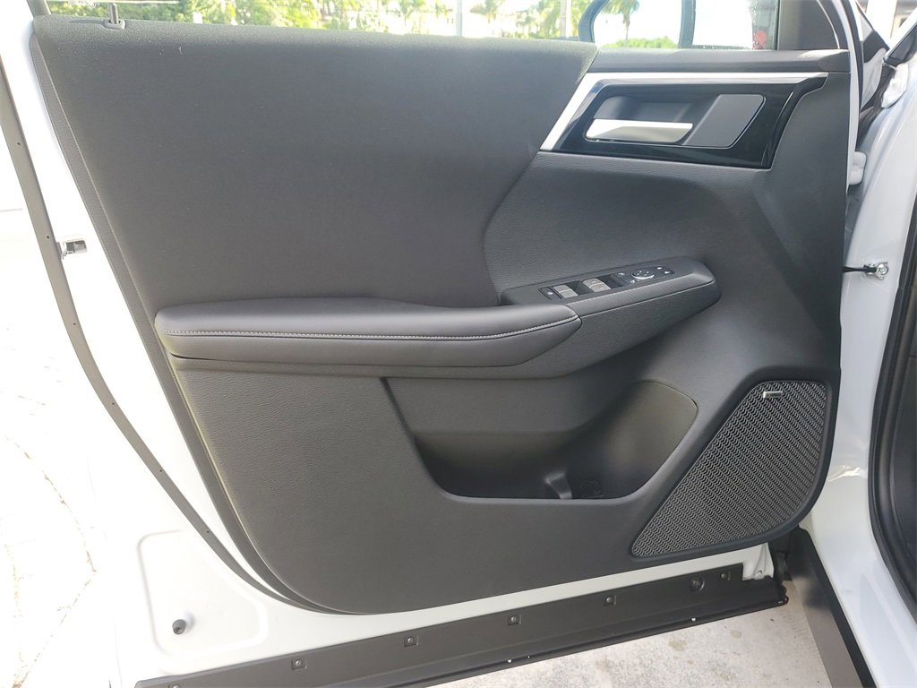 New 2026 Mitsubishi Outlander ES image 19