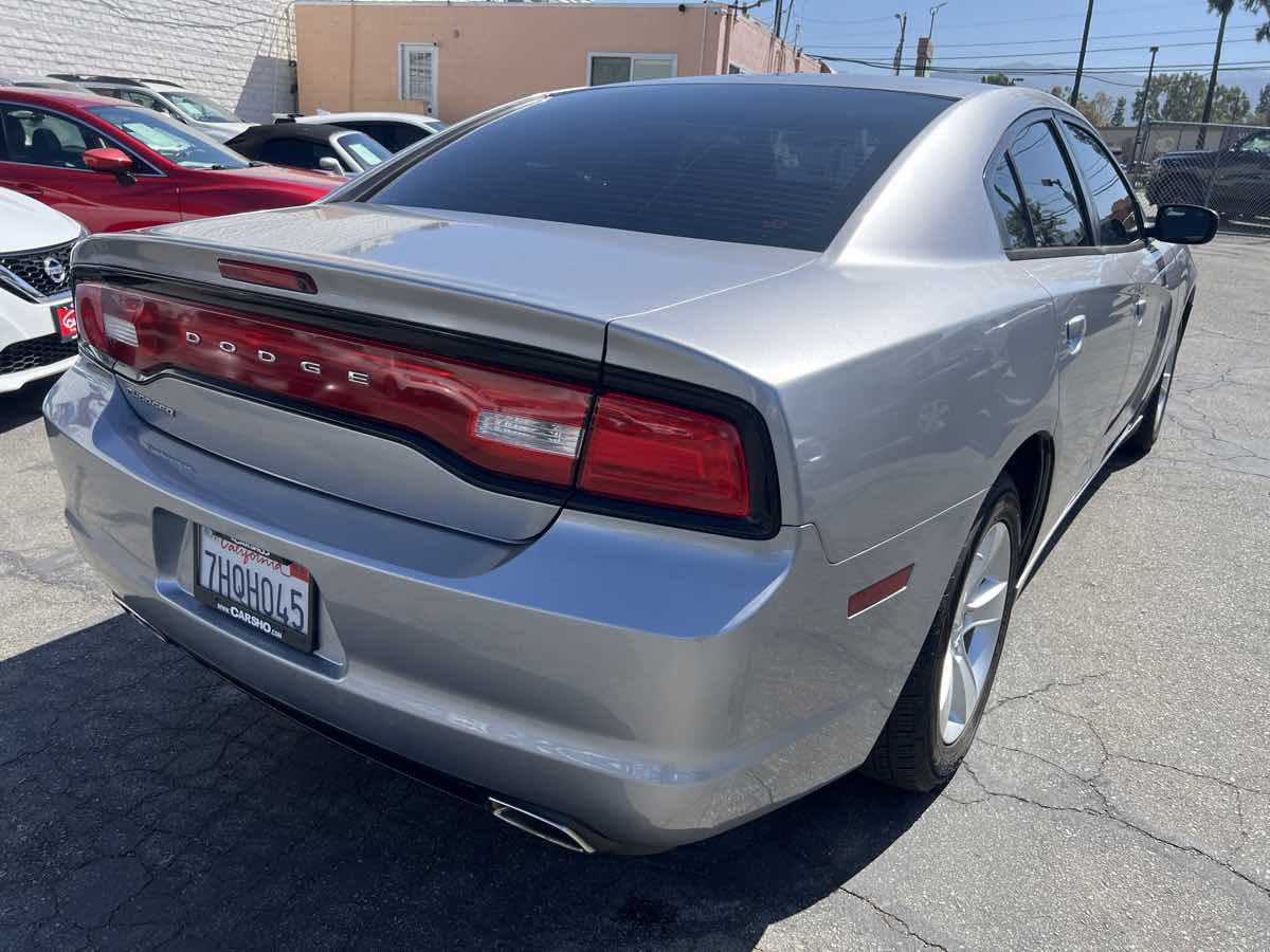 Used 2014 Dodge Charger SE w/ Connectivity Group RWD image 7