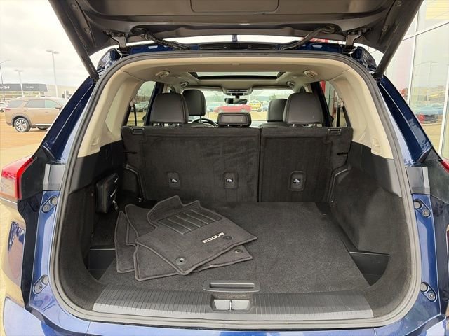 Used 2024 Nissan Rogue SV w/ SV Premium Package image 21
