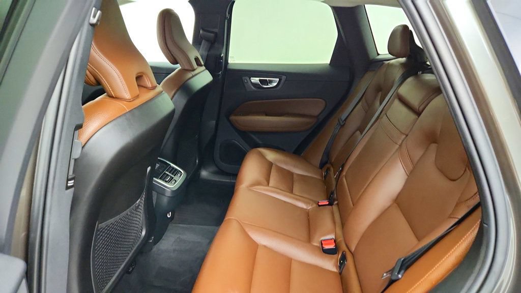 Used 2019 Volvo XC60 T5 Inscription w/ Protection Package AWD/4WD image 21