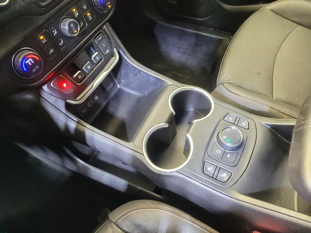 Used 2020 GMC Terrain SLT w/ Preferred Package image 26