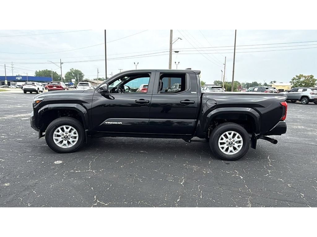 Certified 2024 Toyota Tacoma SR5 AWD/4WD image 4