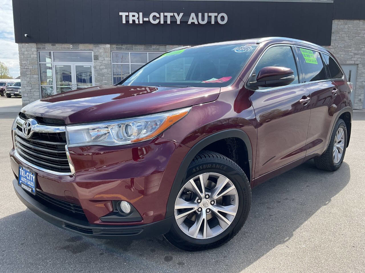 Used 2015 Toyota Highlander XLE AWD/4WD image 1