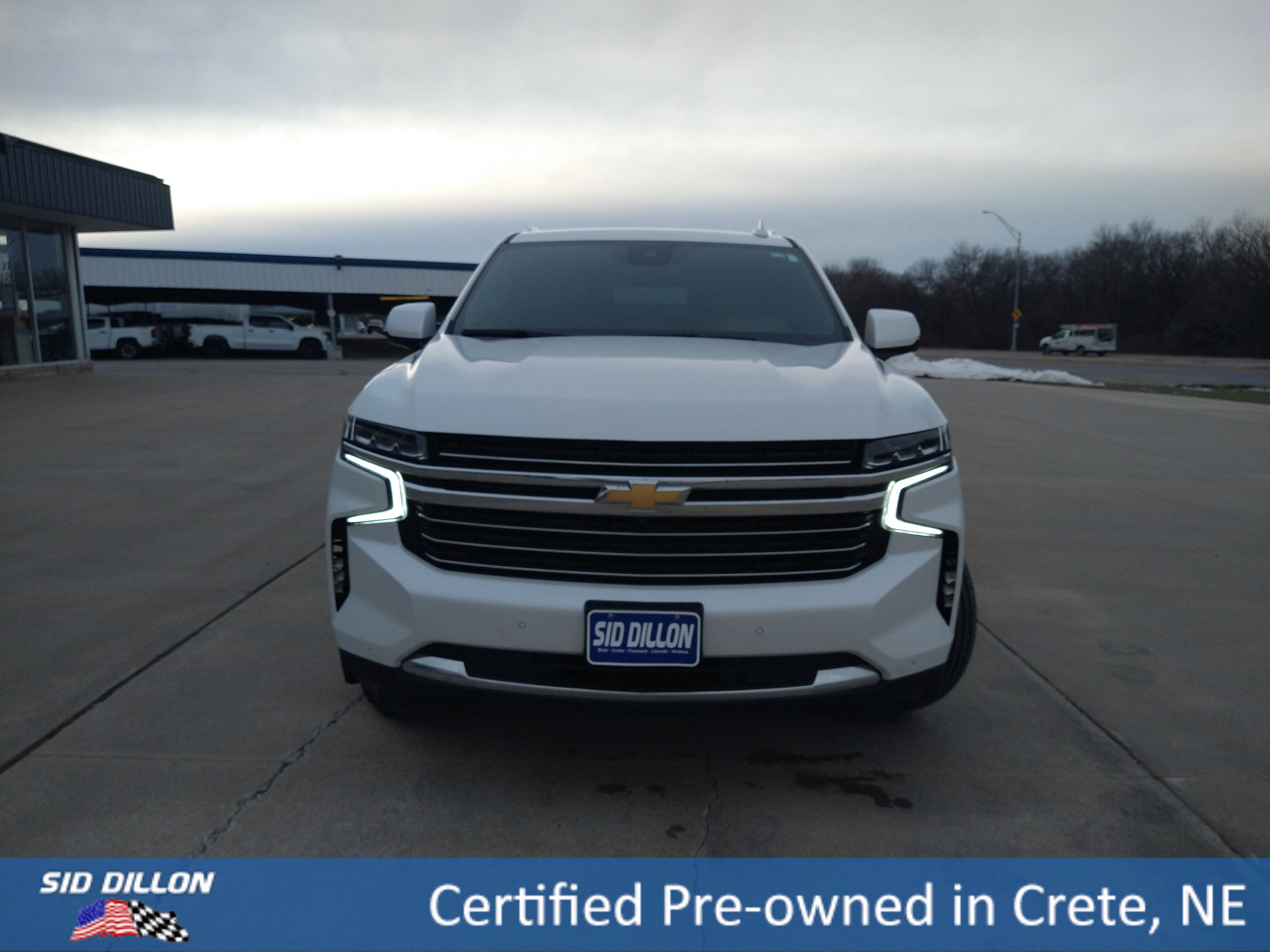 Used 2023 Chevrolet Suburban LT w/ Luxury Package image 16