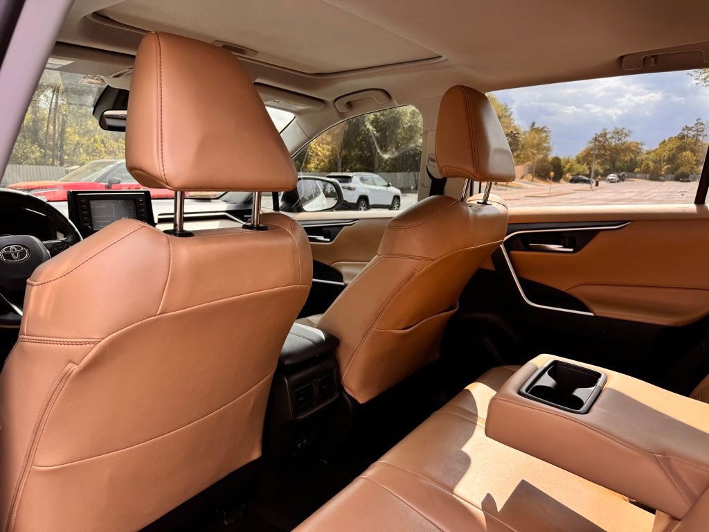 Used 2019 Toyota RAV4 XLE Premium w/ Cold Weather Package FWD image 11