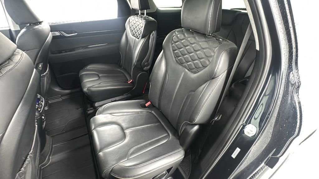Used 2022 Hyundai Palisade Limited w/ Winter Package image 12