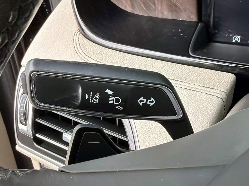 Used 2021 Lincoln Navigator 2WD image 32