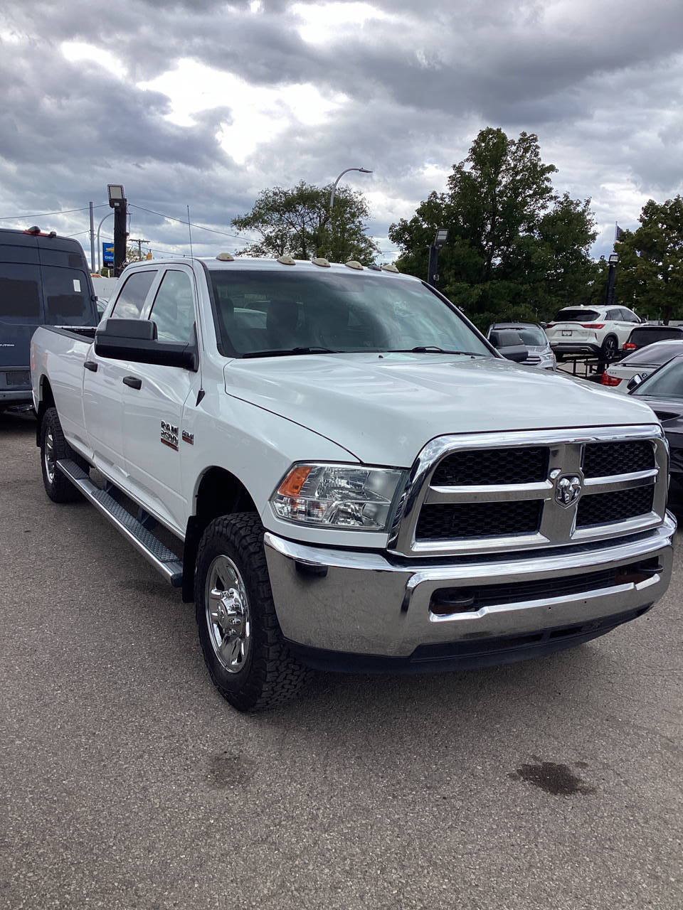 Used 2017 RAM 2500 Tradesman w/ Chrome Appearance Group AWD/4WD image 4
