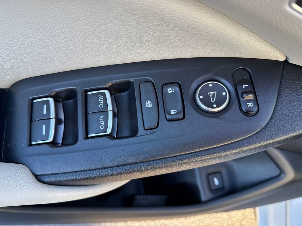 Used 2020 Honda Accord Touring image 14