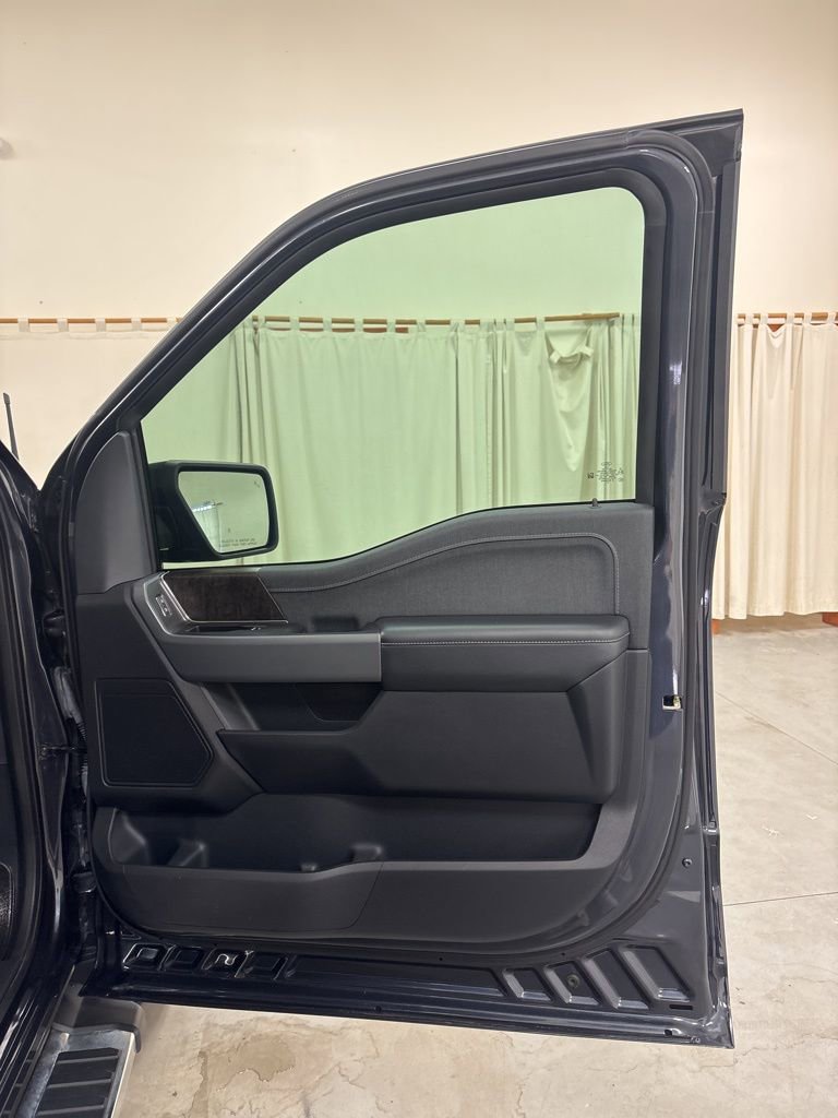 Used 2022 Ford F150 Lariat w/ Max Trailer Tow Package image 32