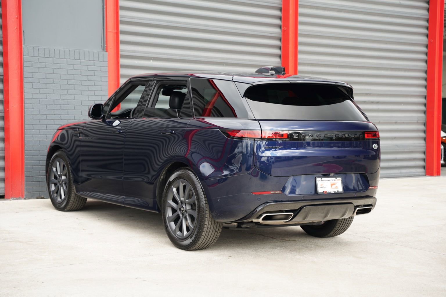 Used 2023 Land Rover Range Rover Sport SE Dynamic AWD/4WD image 4