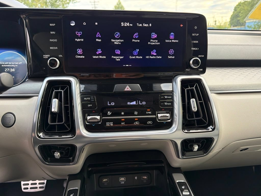 Certified 2023 Kia Sorento SX Prestige w/ Panoramic Sunroof Package AWD/4WD image 23