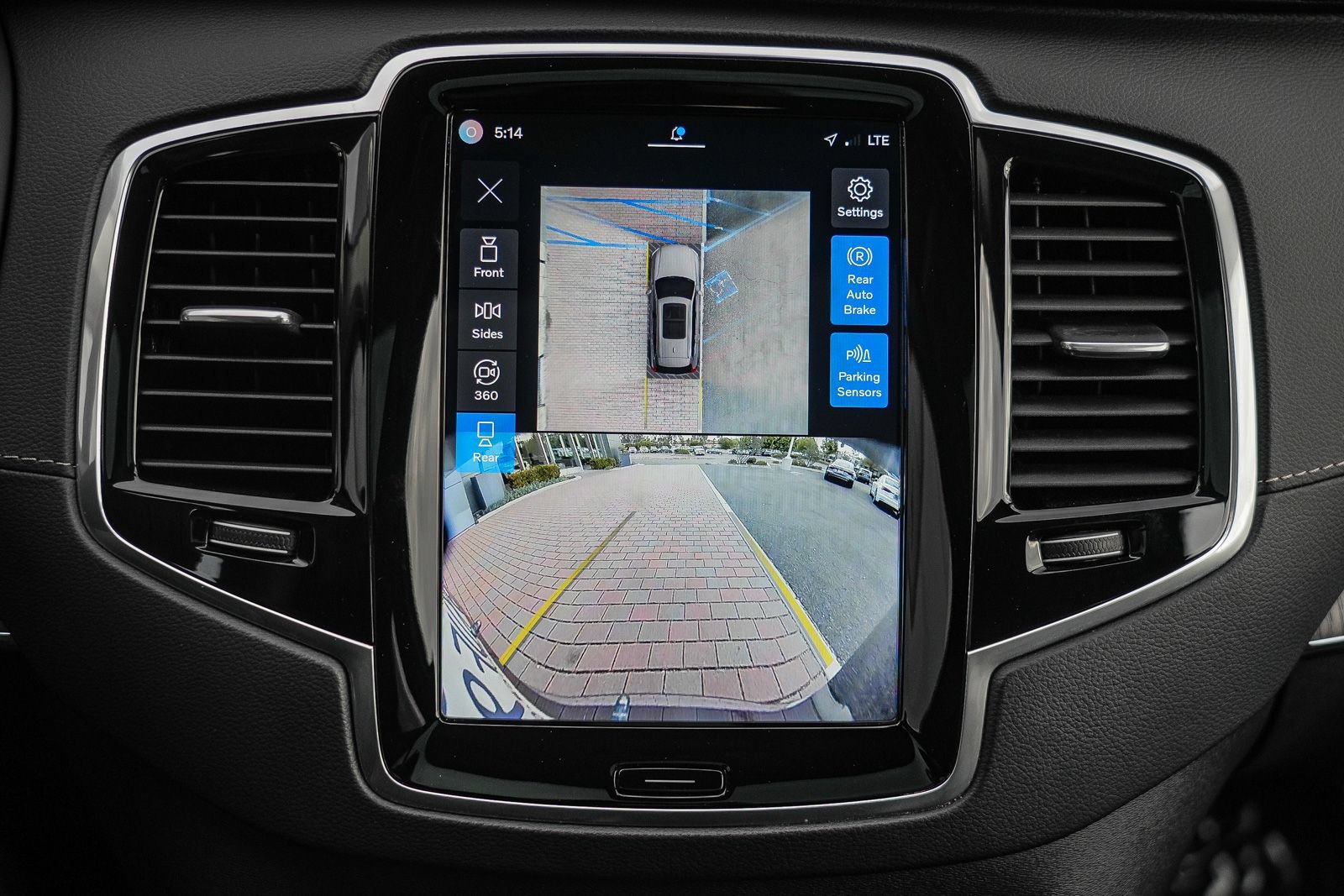 Used 2024 Volvo XC90 B6 Ultimate w/ Protection Package Premier AWD/4WD image 27
