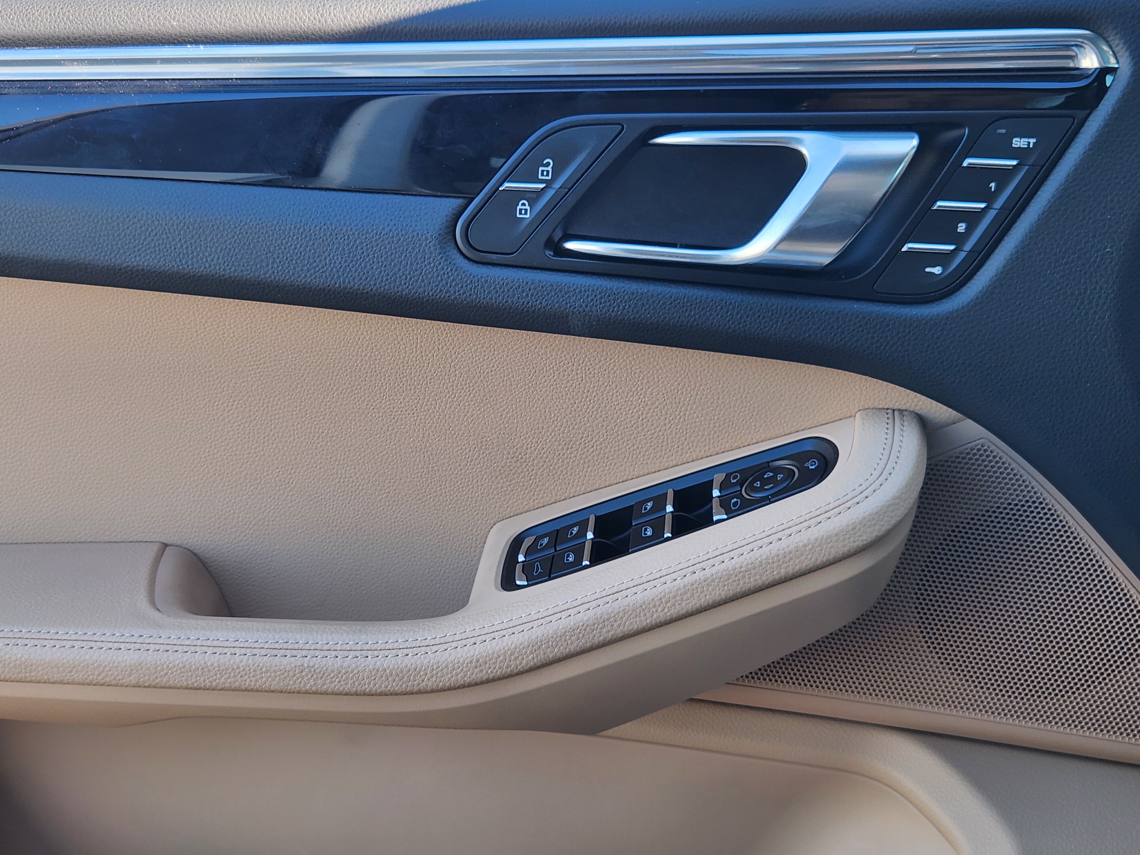 Certified 2026 Porsche Macan AWD/4WD image 20