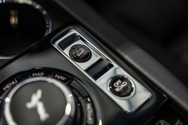 Used 2022 Rolls-Royce Cullinan Black Badge AWD/4WD image 52