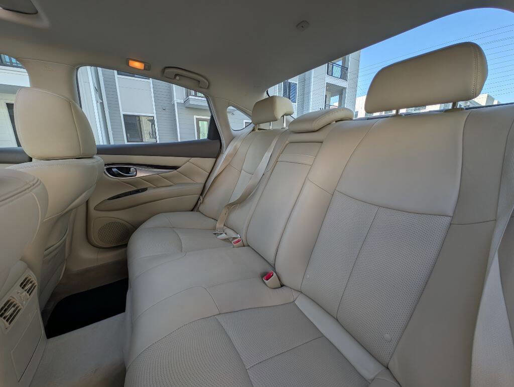 Used 2012 INFINITI M37 w/ Premium Pkg image 19