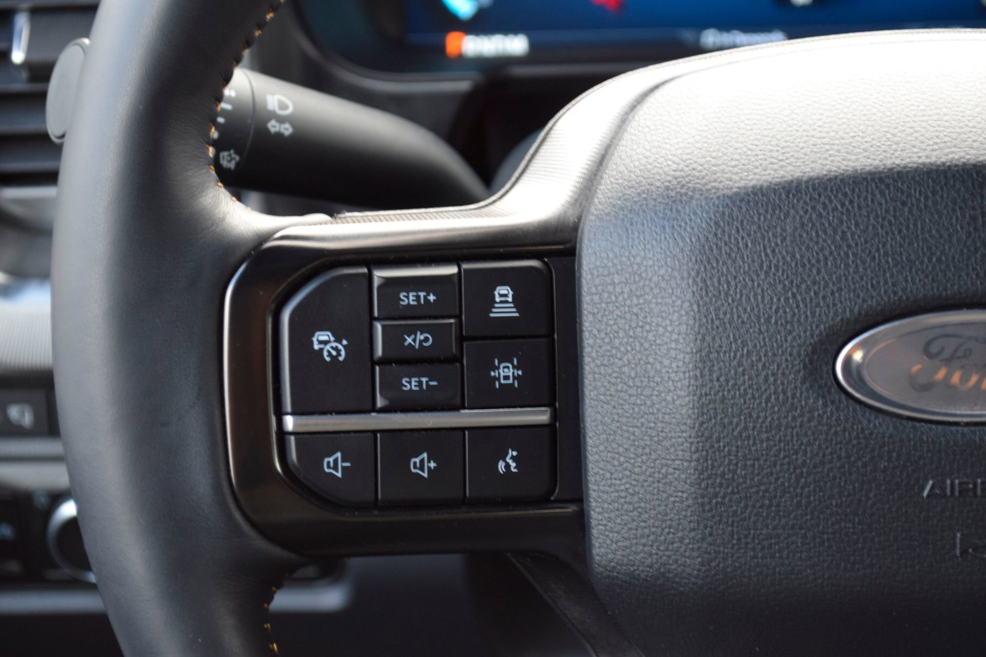 Used 2024 Ford F250 Platinum AWD/4WD image 9