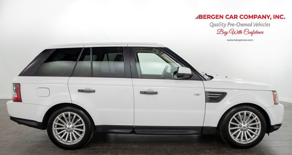 Used 2011 Land Rover Range Rover Sport HSE image 17