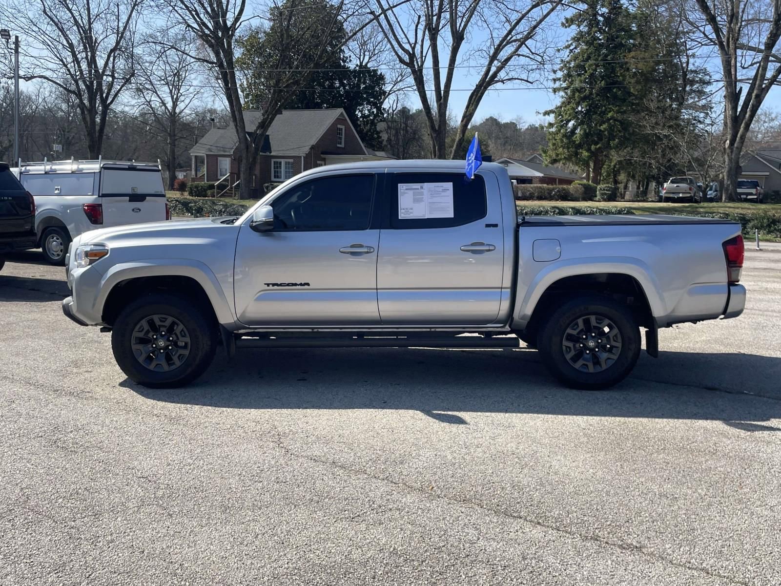 Used 2023 Toyota Tacoma SR5 w/ Technology Package image 6
