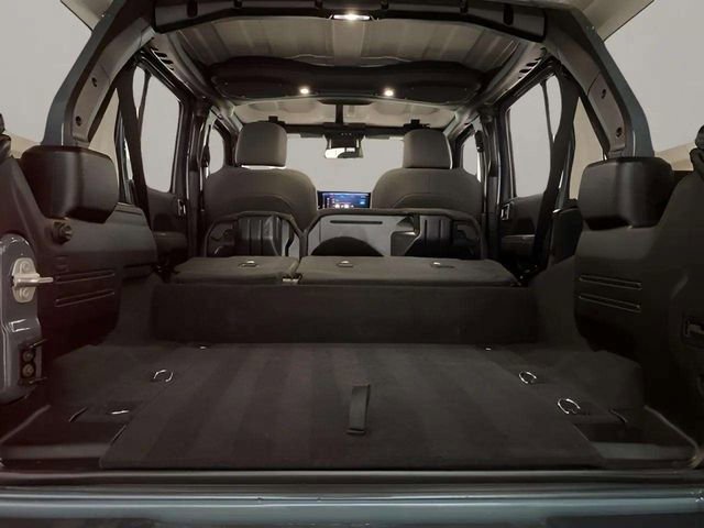 Used 2025 Jeep Wrangler Unlimited Sahara w/ Safety Group AWD/4WD image 92