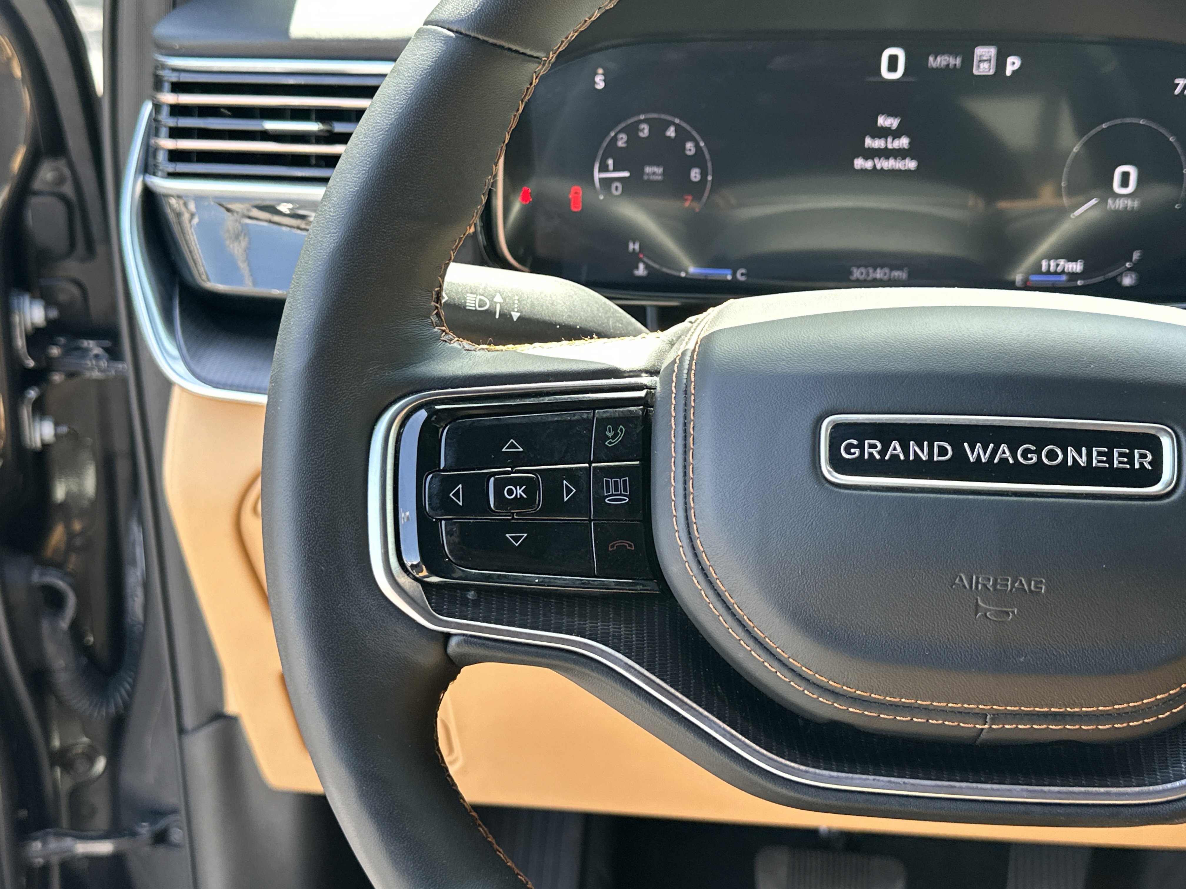 Used 2025 Jeep Grand Wagoneer Series III w/ Rear Seat Video Group 1 AWD/4WD image 29
