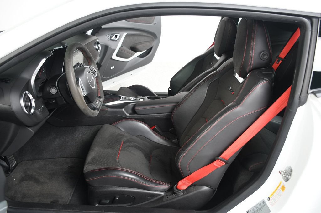 Used 2018 Chevrolet Camaro ZL1 RWD image 28