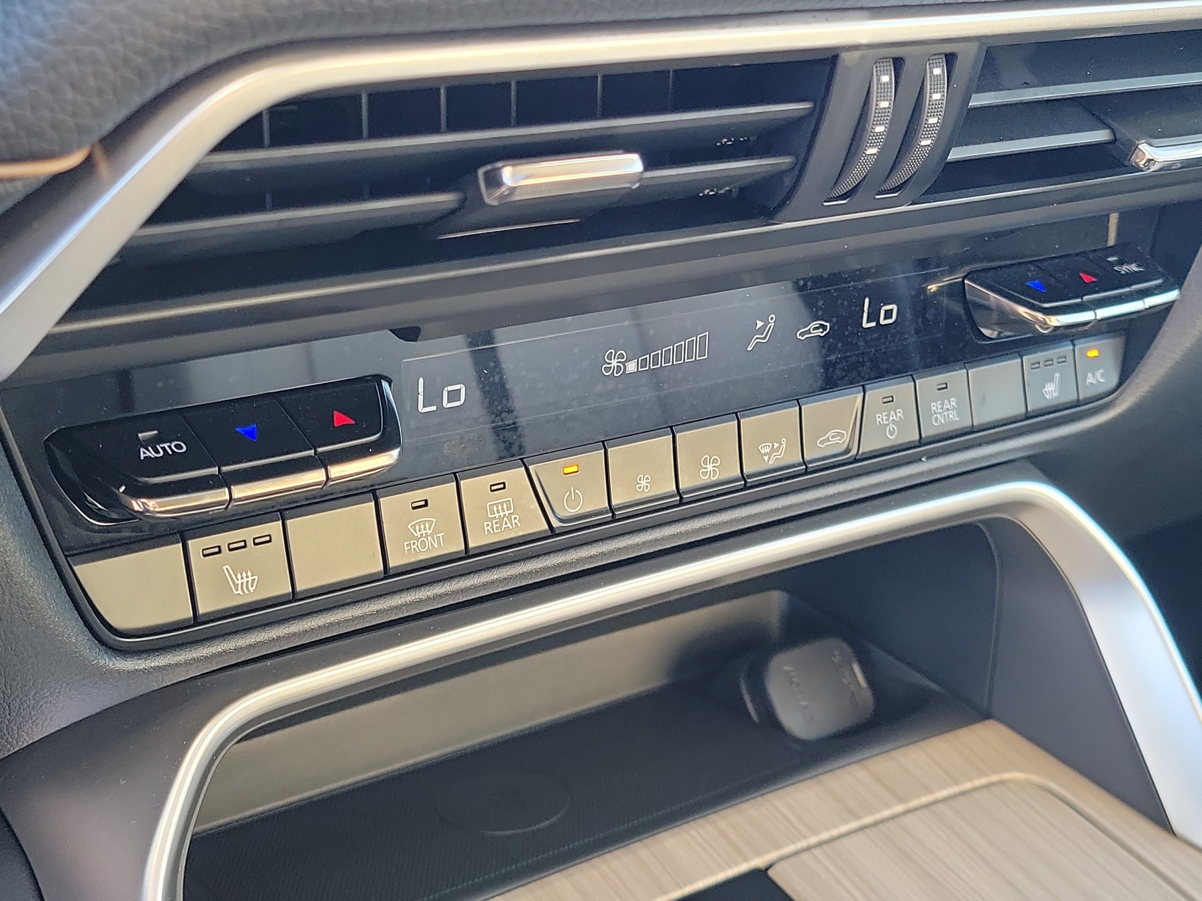 Used 2025 MAZDA CX-90 3.3 Turbo w/ Preferred Package image 33