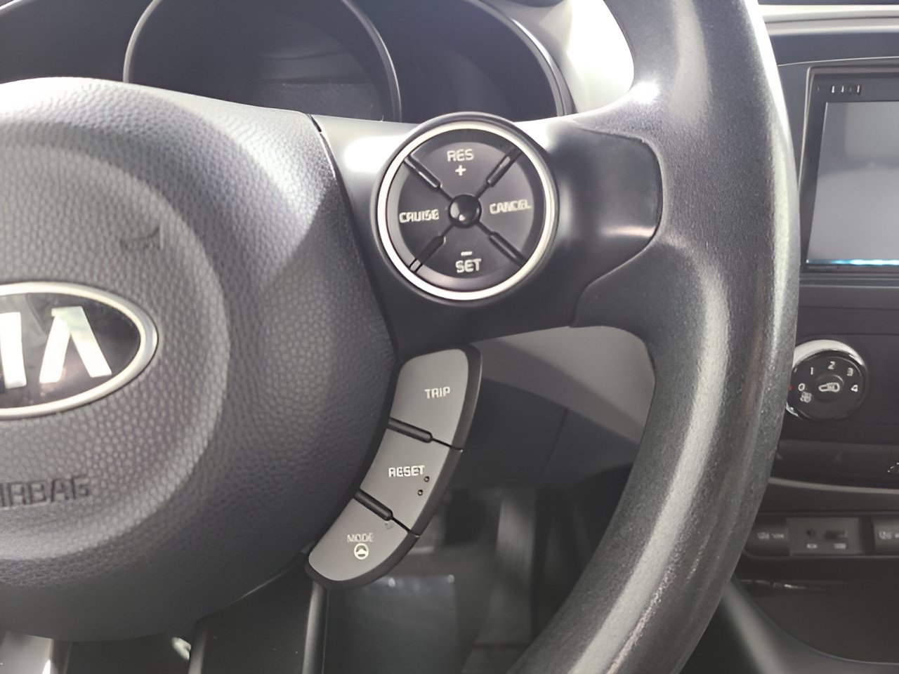 Used 2014 Kia Soul + FWD image 23