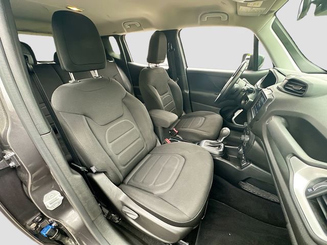 Used 2019 Jeep Renegade Latitude w/ Cold Weather Group AWD/4WD image 26