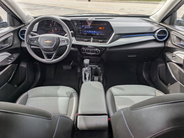 Used 2025 Chevrolet Trax LT image 22